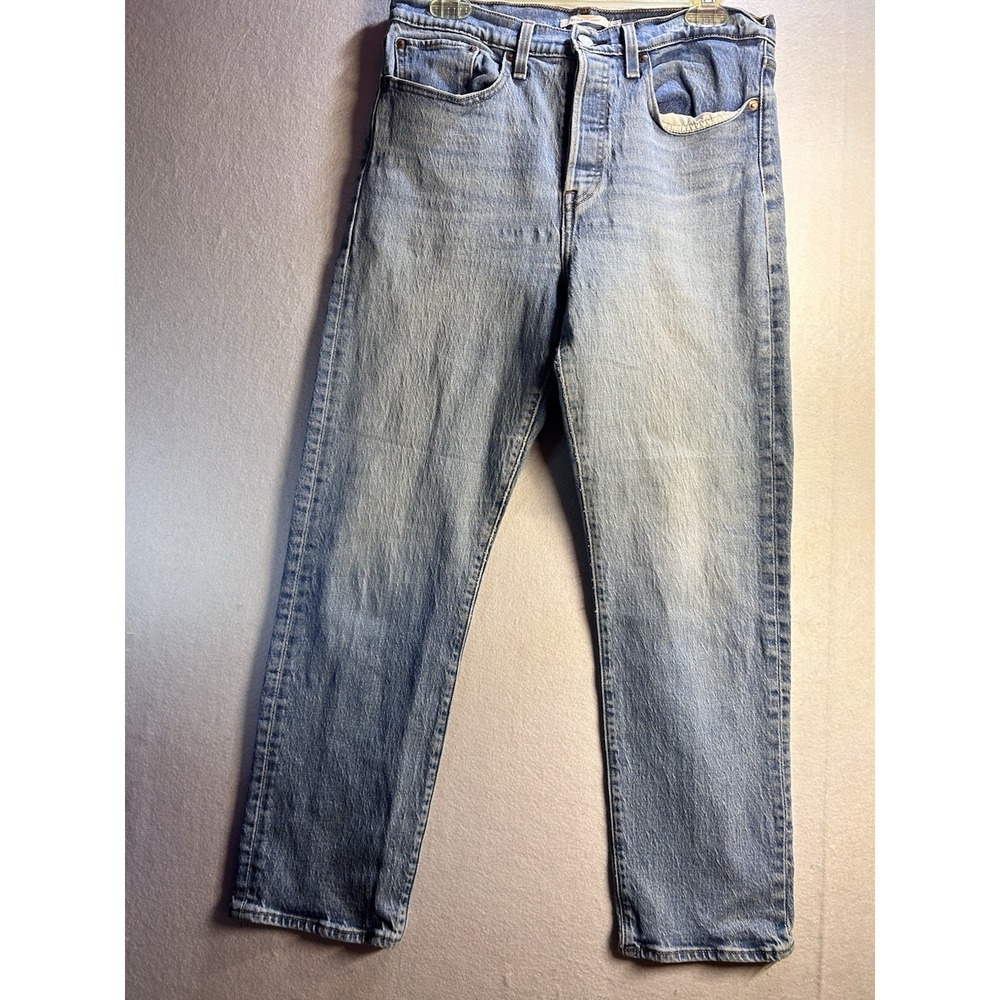 Levi's Premium Women's Wedgie Straight Fit High Rise Light Wash Denim Jeans 30